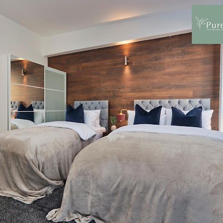 Superb House Manchester Near Etihad With Free Parking Sleeps 8 Exterior photo